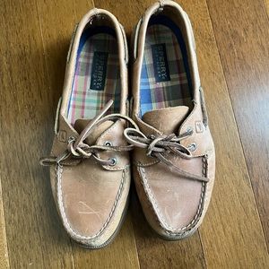 Size 9 tan leather sherry non marking loafer